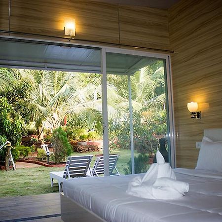 Curlies Zulu Land Anjuna Exterior foto