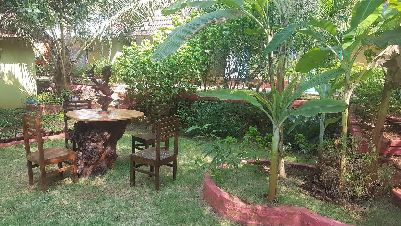 Curlies Zulu Land Anjuna Exterior foto