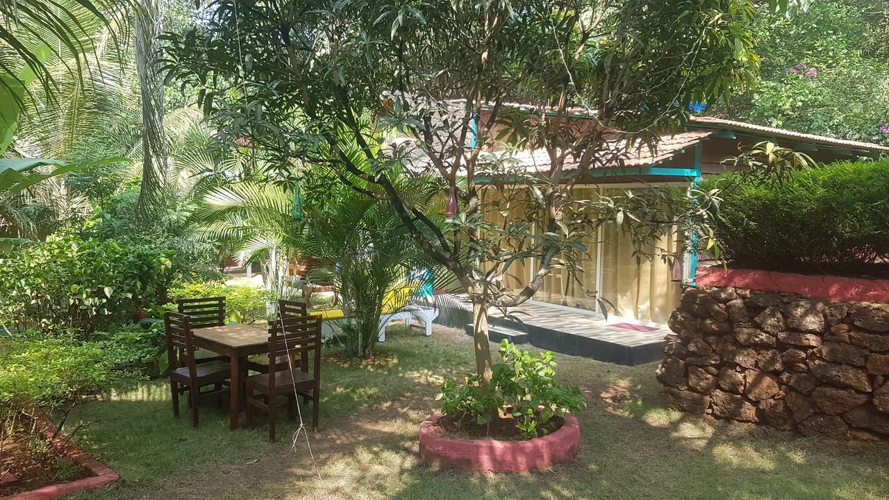 Curlies Zulu Land Anjuna Exterior foto