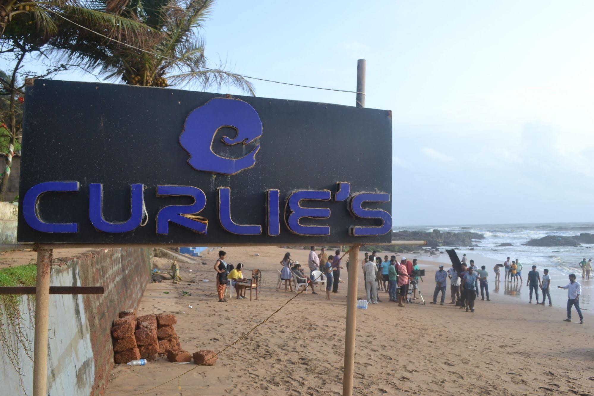 Curlies Zulu Land Anjuna Exterior foto