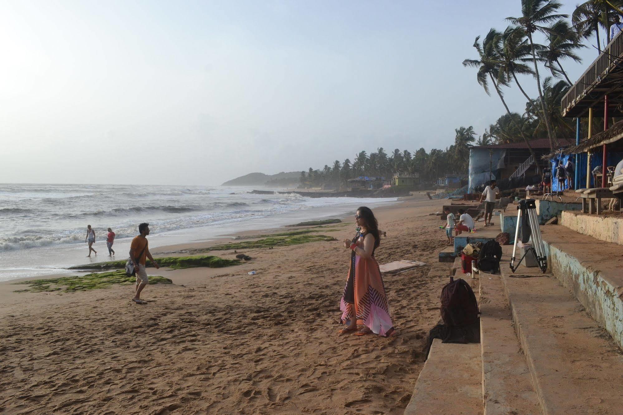 Curlies Zulu Land Anjuna Exterior foto