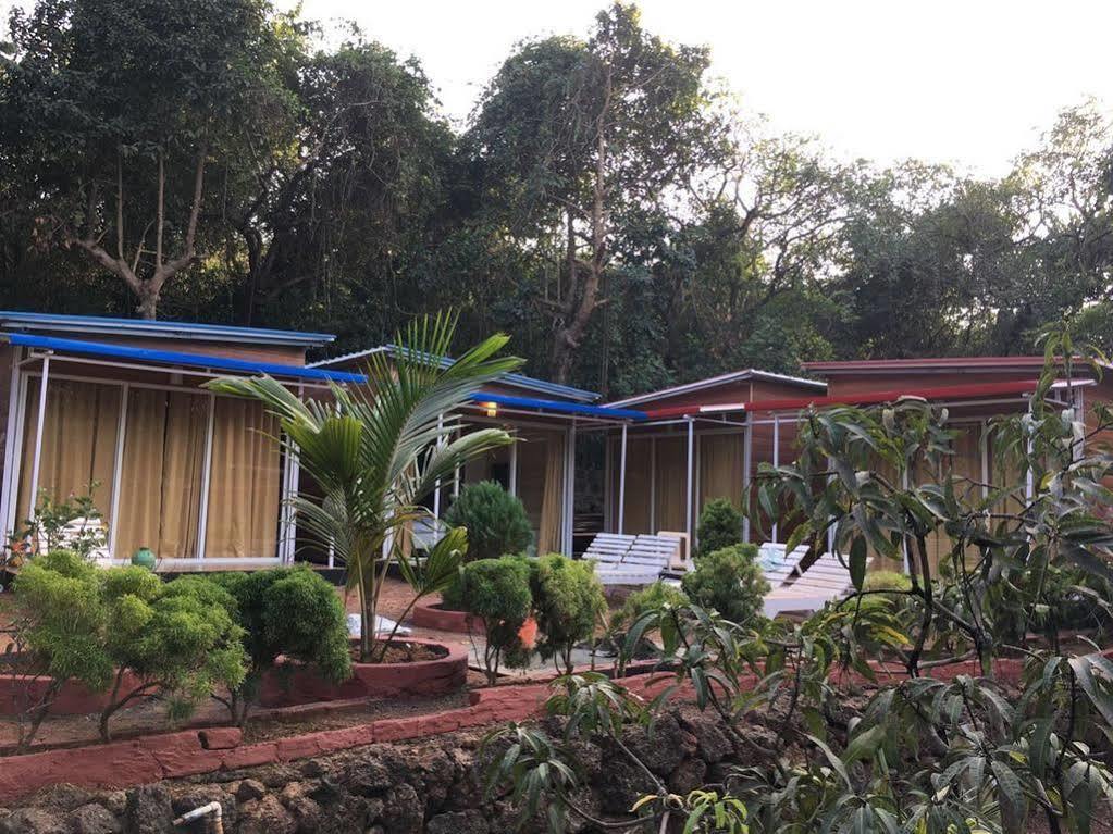Curlies Zulu Land Anjuna Exterior foto